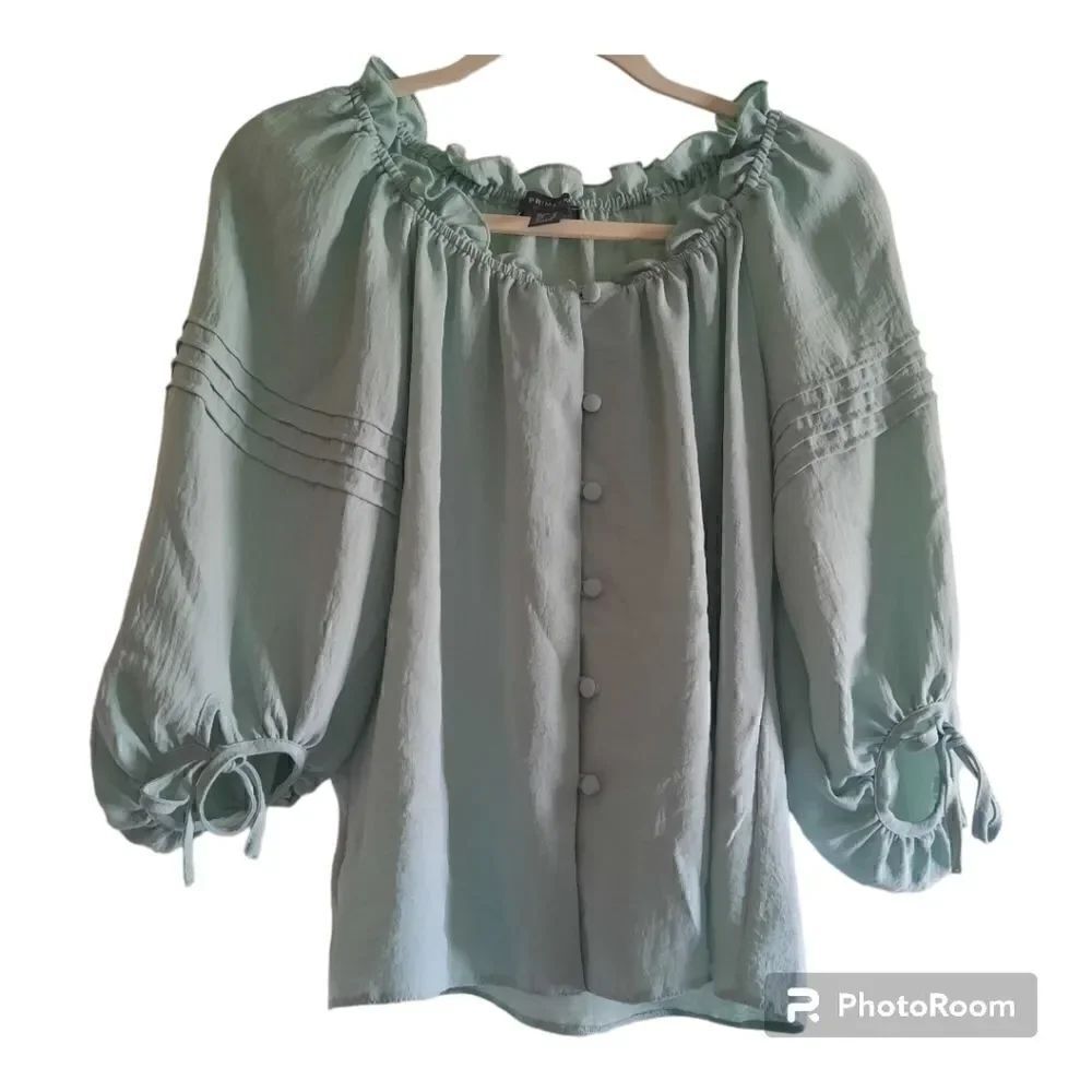 Primark Moss 6 Button Ruffle Collar 3/4 Sleeve Top